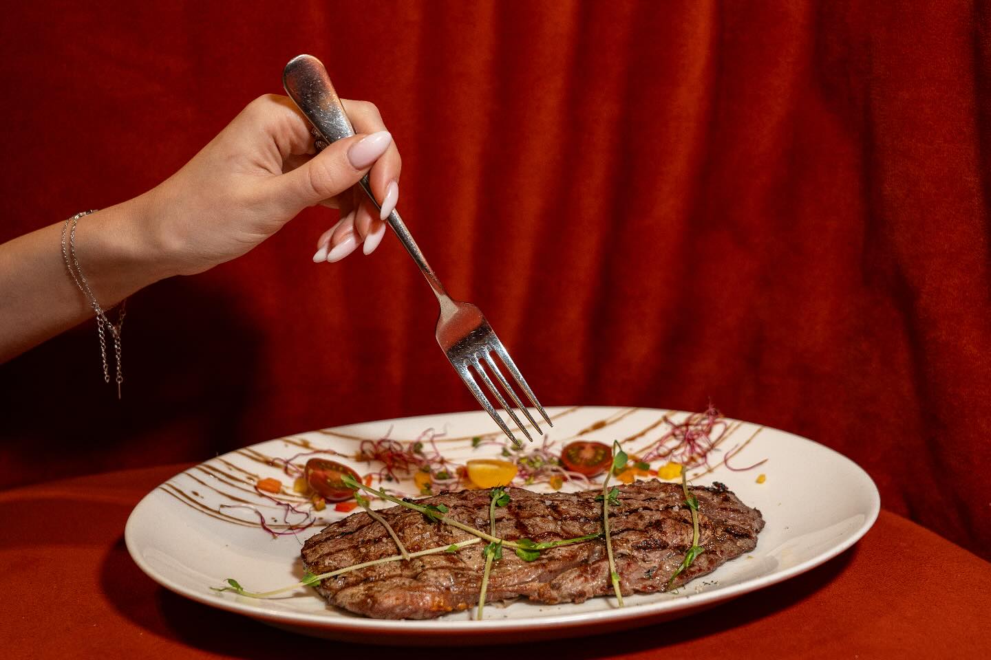 Pavé de viande grillée, cuisine tunisienne casher